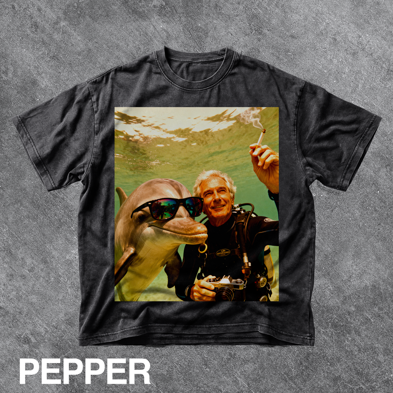 Vintage Funny Underwater Dolphin Selfie Graphic Tee